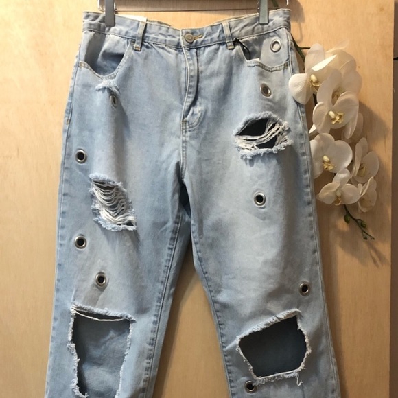 Distressed high waisted busted knee grommet jeans - Picture 2 of 8